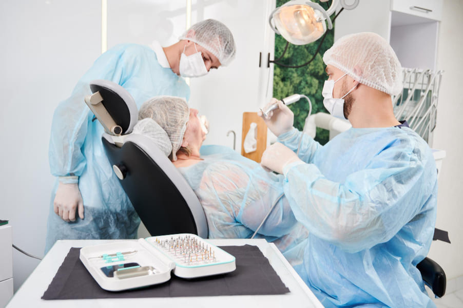 Elevación del Seno Maxilar para Implantes Dentales: ¿Por qué es Necesaria?